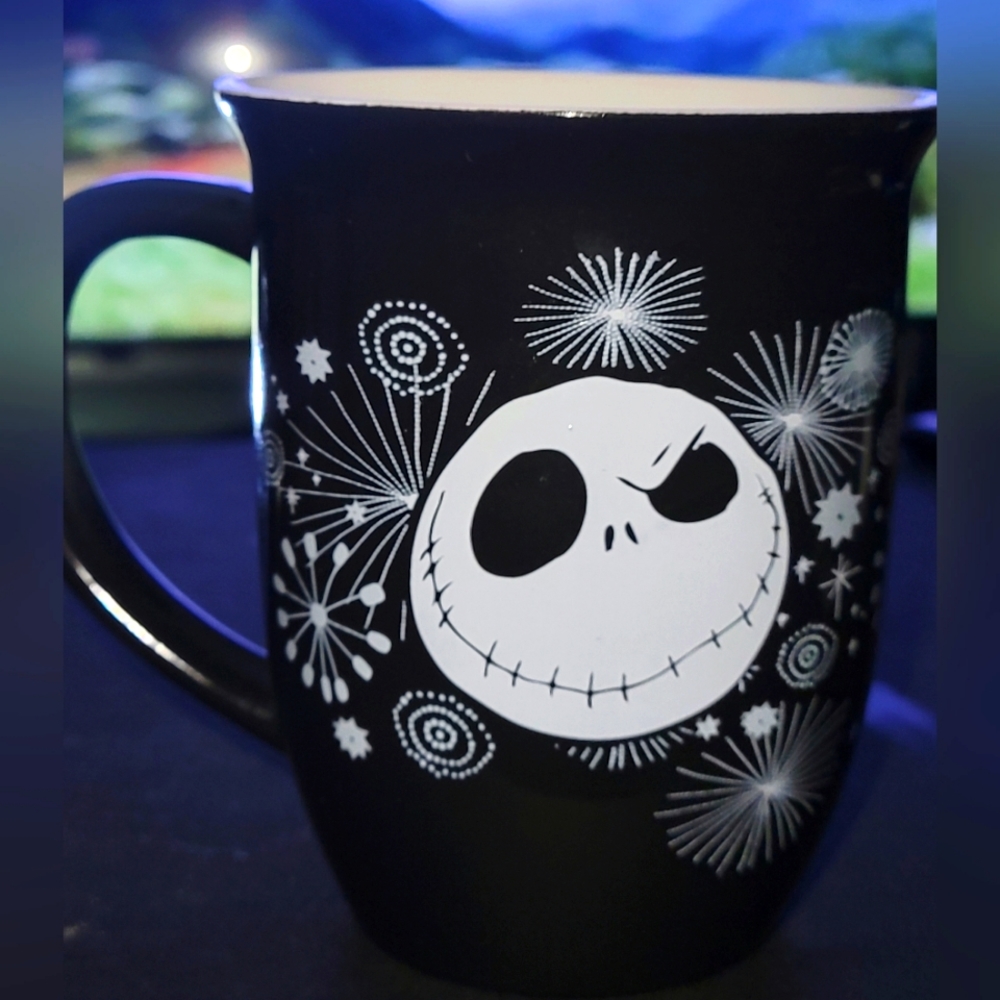 ❤️Nightmare Before Christmas Jack Skellington - Silver Buffalo-16oz Mug
